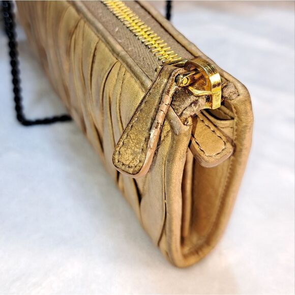 Authentic Miu Miu Matelasse Beige Leather Wallet - Picture 6 of 17